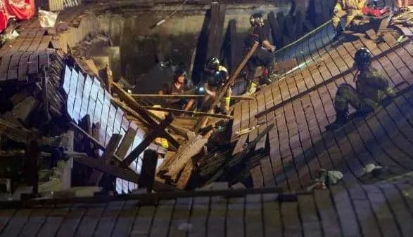 v-ispaniyi-rukhnula-platforma-na-kontserti-sered-postrazhdalikh-nepovnolitni