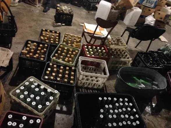 z-pidpilnogo-tsekhu-v-odesi-vilucheno-ponad-7-tis-litriv-alkogolyu