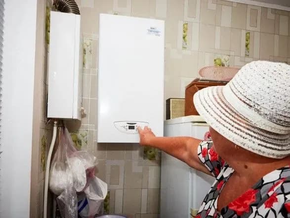 amku-vzyavsya-za-poslugi-zi-vstanovlennya-individualnogo-opalennya