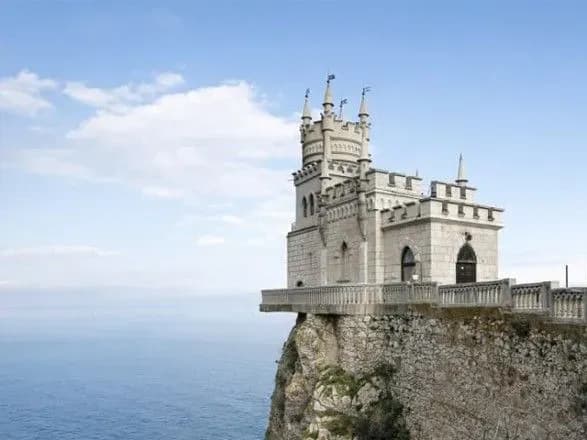 rosiya-zavezla-do-okupovanogo-krimu-do-1-mln-svoyikh-gromadyan