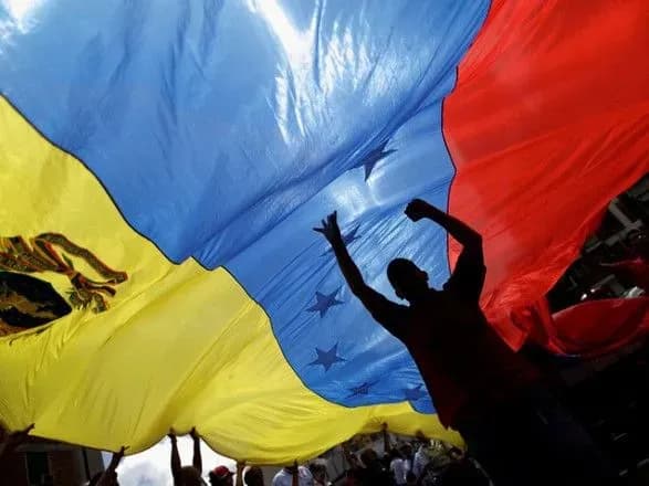 vlada-venesueli-turbuyetsya-scho-ekonomichna-reforma-zaluchit-migrantiv-z-kolumbiyi