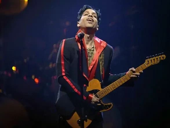 ridni-spivaka-prinsa-podali-v-sud-na-yogo-eks-likarya