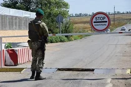 punkti-propusku-na-donbasi-skorotyat-chas-roboti