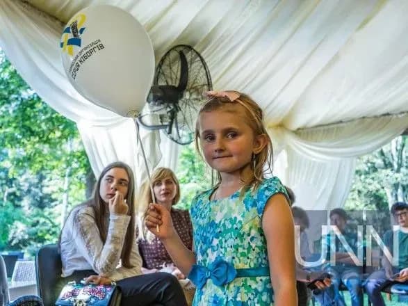 ditey-zagiblikh-voyiniv-ato-privitali-z-1-veresnya