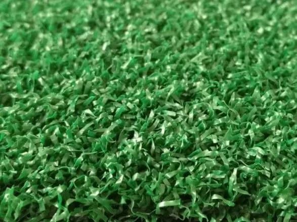 futbolu-v-stolitsi-buti-abo-usya-pravda-pro-ffu-prodakshn-i-polya-iz-kucheryavoyu-travoyu