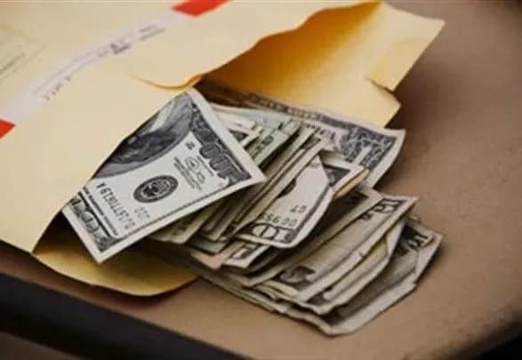 vimagav-30-tis-dolariv-spravu-suddi-khabarnika-z-dnipra-skerovano-do-sudu