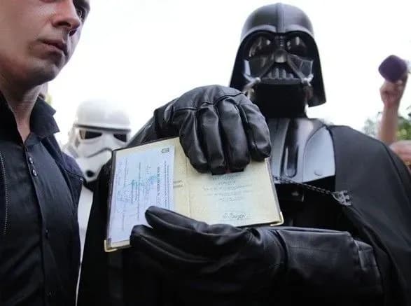 v-odesi-darta-veydera-khochut-oshtrafuvati-za-znischennya-shlagbaumu