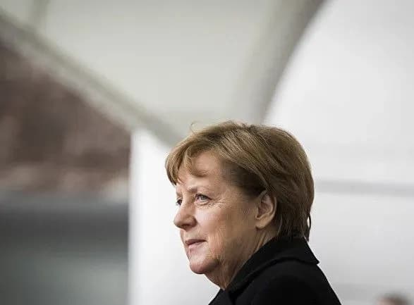 merkel-nazvala-favorita-na-posadu-golovi-yevrokomisiyi