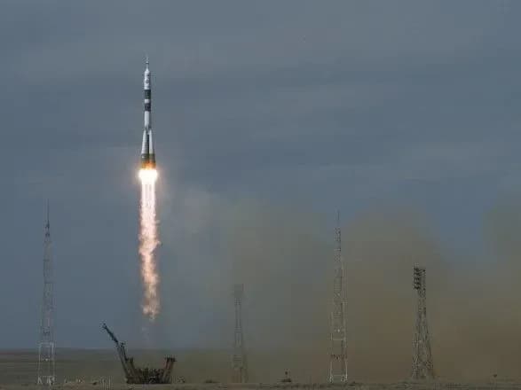 u-nasa-zayavili-scho-na-mks-zberigayetsya-stabilniy-tisk-pislya-germetizatsiyi-proboyini