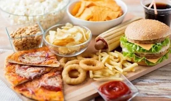 mayzhe-polovina-ukrayintsiv-periodichno-spozhivaye-fast-fud