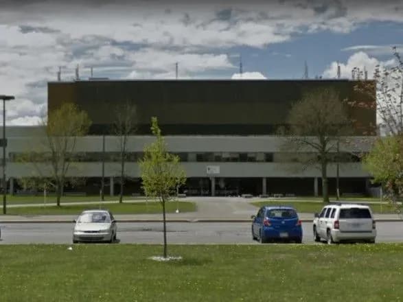 zmi-politsiya-monrealya-vzyala-pid-vartu-pidlitka-yakiy-pisav-v-interneti-pogrozi-svoyiy-shkoli