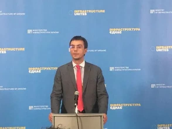 ministr-infrastrukturi-zayaviv-pro-tisk-z-boku-kerivnitstva-nabu