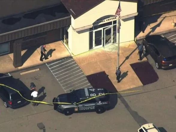 abc-v-ssha-nevidomiy-vidkriv-strilyaninu-v-budivli-sudu