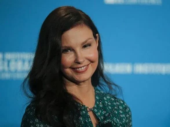 zmi-sud-vidkhiliv-pozov-eshli-dzhadd-do-vaynshteyna-vona-bula-gotova-znyati-pozov-yakscho-yiy-prisudyat-oskar