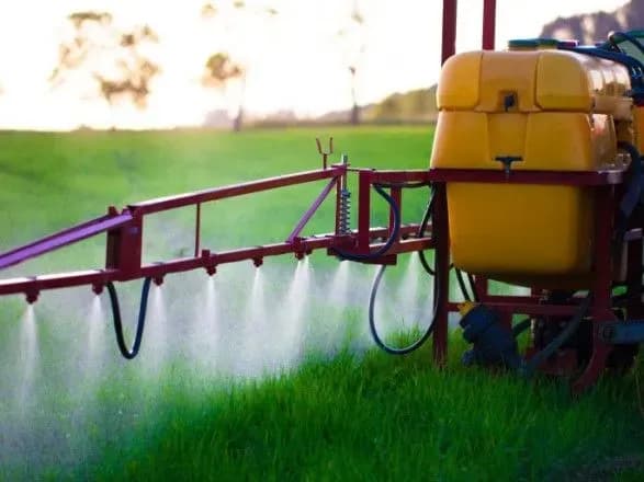 pislya-obrobki-poliv-na-ternopolschini-otruyilisya-blizko-100-ditey