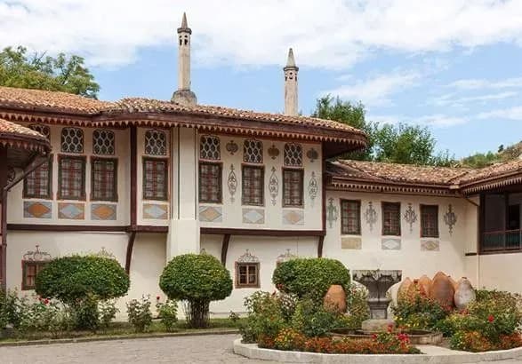 yunesko-zaklikala-zakhistiti-khanskiy-palats-u-okupovanomu-krimu