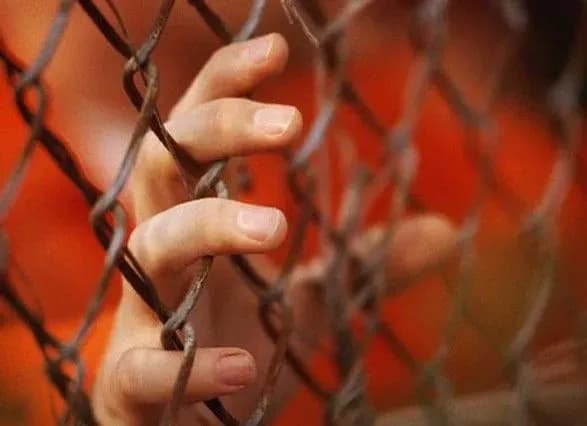 aktivisti-rozpovili-pro-fakti-seksualnogo-nasilstva-u-tyurmakh-boyovikiv-na-donbasi