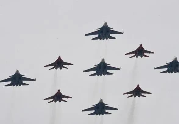 dva-viyskovikh-vinischuvachi-zishtovkhnulis-u-nebi-nad-nigeriyeyu