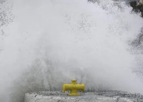 na-gretsiyu-nasuvayetsya-potuzhniy-tsiklon