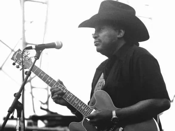 pomer-amerikanskiy-blyuzoviy-spivak-otis-rash