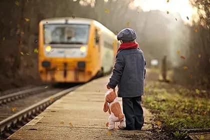 na-den-zakhisnika-ukrayintsi-otrimali-sim-dodatkovikh-poyizdiv