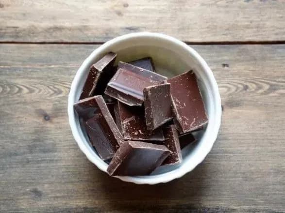 roshen-okupanti-torguyut-u-krimu-prostrochenimi-solodoschami