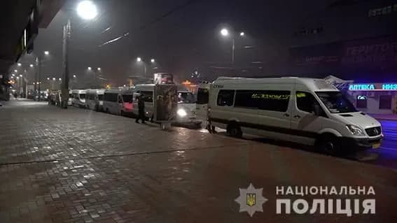 poshkodzhennya-marshrutok-u-sumakh-chotirom-zatrimanim-ogolosili-pidozri