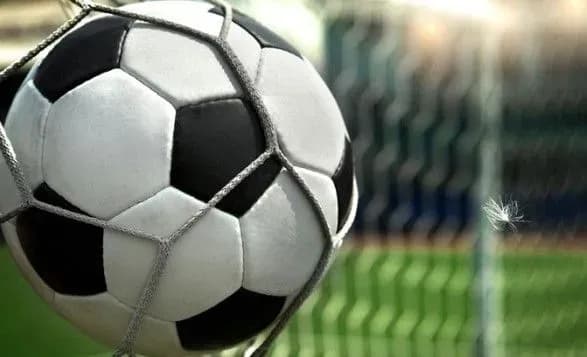 vitchiznyanim-futbolnim-klubam-chas-zistribuvati-z-oligarkhichnoyi-golki-khamayev