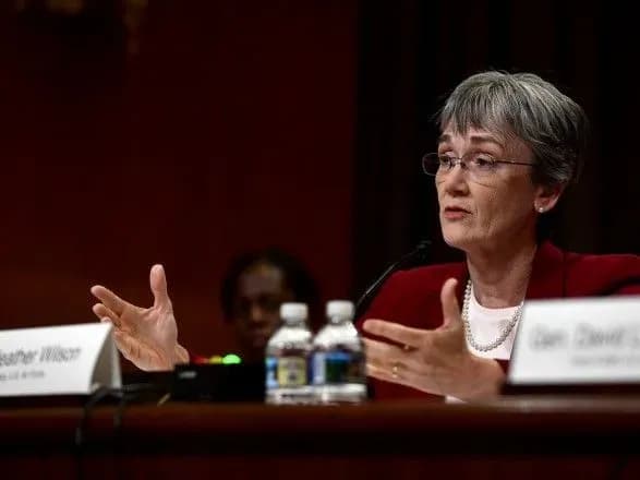 tramp-mozhe-vidpraviti-u-vidstavku-ministra-vps-cherez-rozbizhnosti-z-pitan-kosmosu