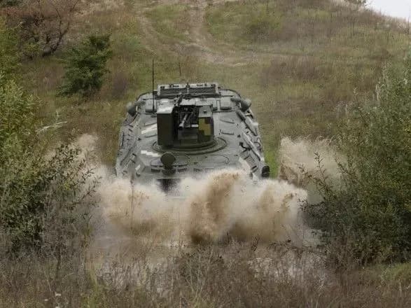modernizovaniy-btr-70-predstavili-na-vistavtsi-u-kiyevi
