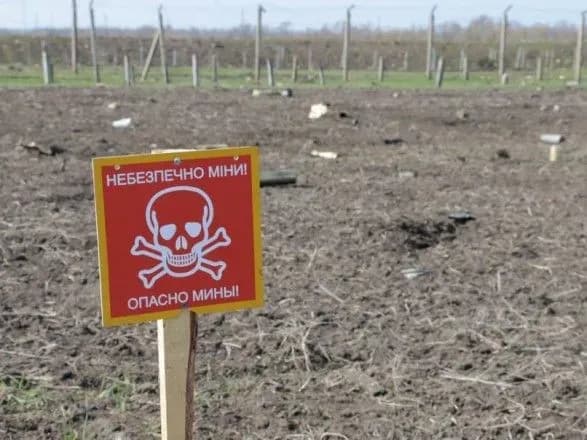 na-donbasi-avtomobil-remontnikiv-pidirvavsya-na-vibukhovomu-pristroyi