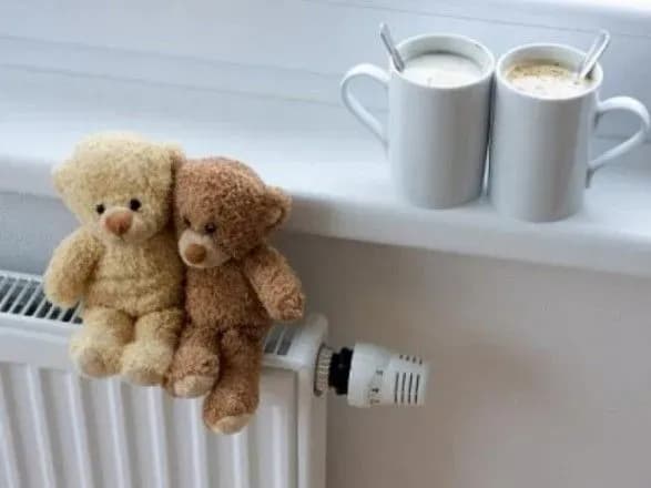 usi-byudzhetni-ustanovi-kiyeva-pidklyucheni-do-opalennya-zhitlovi-budinki-na-72