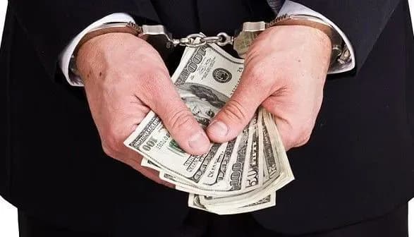 pyatokh-suddiv-prokurora-advokata-i-likarya-zatrimali-v-moldovi-cherez-koruptsiyu