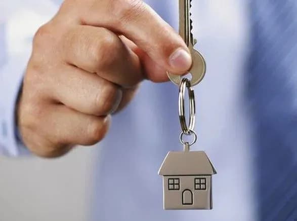 kabmin-viznachiv-yaku-kompensatsiyu-matimut-politseyski-za-orendu-zhitla