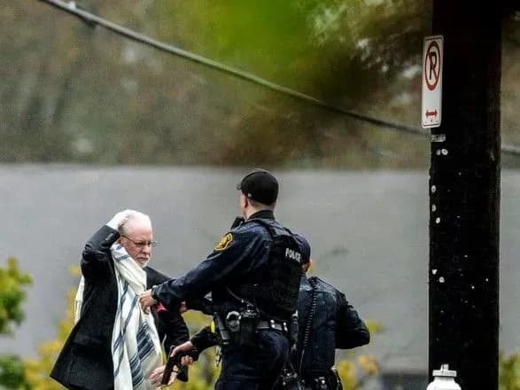 vlada-rozpovila-pro-napadnika-na-sinagogu-i-yogo-zbroyu