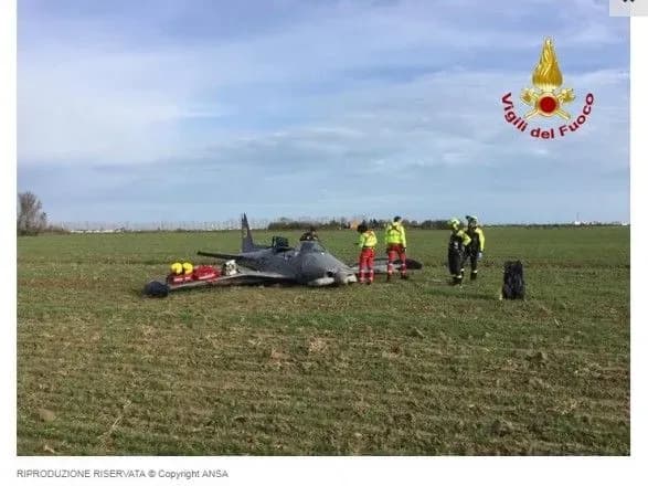 pid-chas-avariyi-legkomotornogo-litaka-poblizu-venetsiyi-zaginuli-dvoye-lyudey