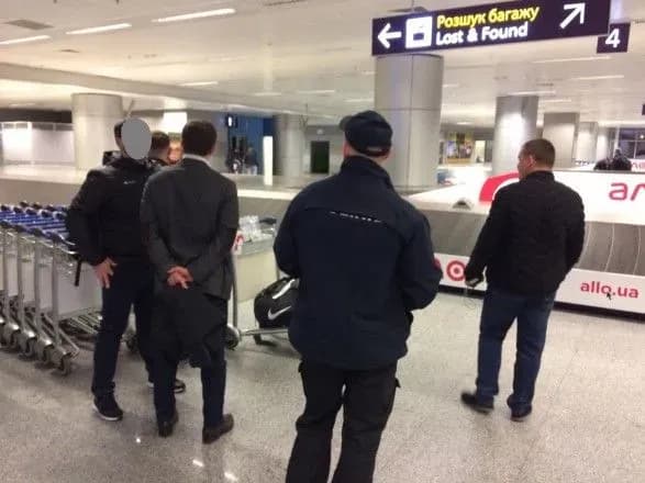 ukrayintsya-yakogo-pidozryuyut-u-shakhraystvi-na-800-mln-grn-ekstraduvali-iz-shveytsariyi