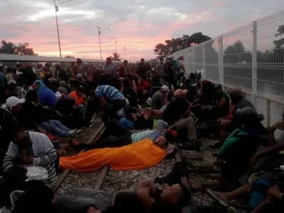 facebook-zaboroniv-poshirennya-rolika-trampa-pro-karavan-migrantiv