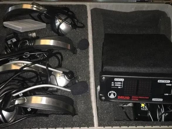 spivrobitniki-sbu-znayshli-u-lidera-soyuzu-livikh-sil-volgi-pristriy-dlya-tayemnikh-peremovin