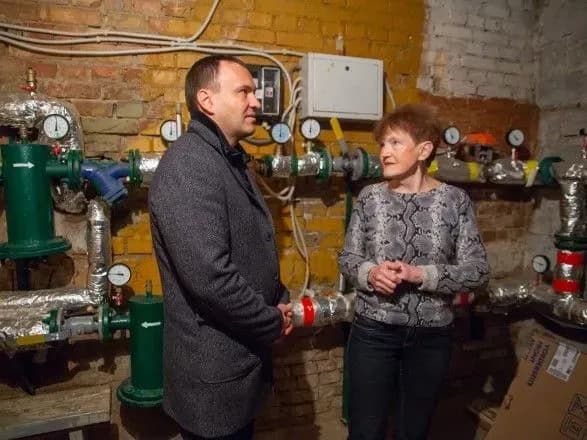 zavdyaki-programi-kmda-z-energoefektivnikh-zakhodiv-kiyani-ekonomlyat-na-opalenni-60-koshtiv