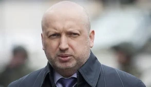 turchinov-anonsuvav-novi-sanktsiyi-proti-prichetnikh-do-viboriv-v-ordlo