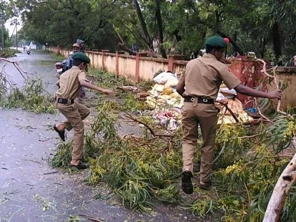 tsiklon-gadzha-v-indiyi-zabrav-zhittya-vzhe-35-lyudey