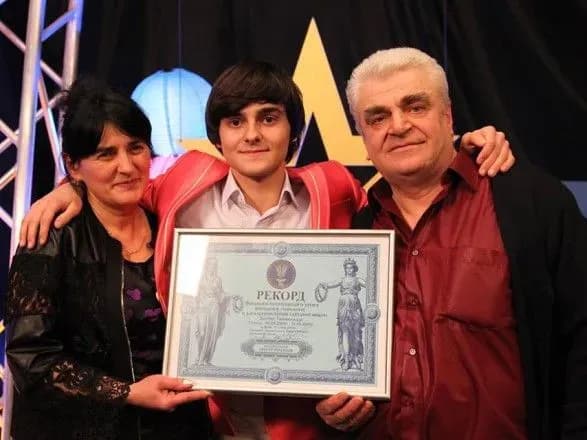 shkolyar-iz-kharkova-ne-propustiv-zhodnogo-uroku-za-11-rokiv-navchannya