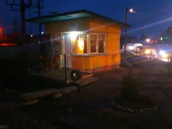 na-chergovu-stantsiyi-pid-odesoyu-napali-z-nozhem