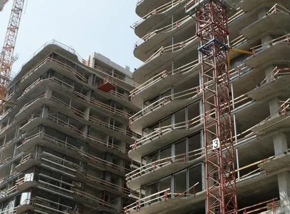 naybilshiy-stolichniy-zabudovnik-zapevniv-scho-zaprovadzhennya-voyennogo-stanu-ne-vpline-na-vikonannya-zobovyazan