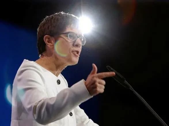 soratnitsya-merkel-putin-zmusiv-yes-povernutisya-do-pitannya-pivnichnogo-potoku-2