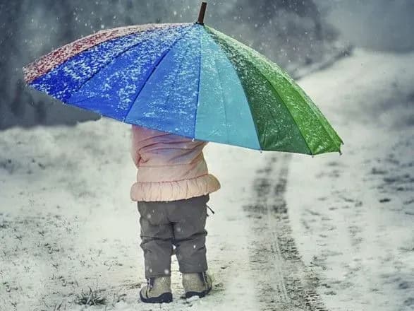u-kiyevi-zavtra-dosch-iz-mokrim-snigom