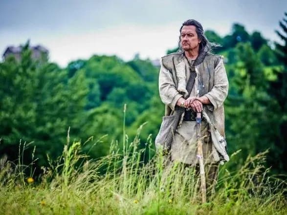 viyshov-pershiy-tizer-strichki-zakhar-berkut