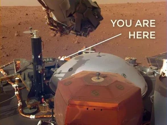 zyavilos-pershe-selfi-pochesnikh-marsian