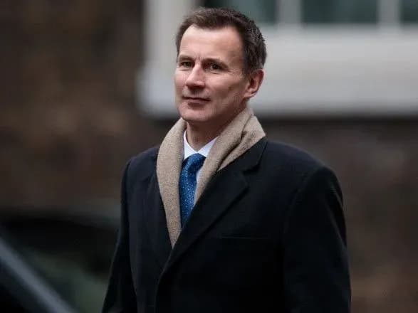 glava-mzs-britaniyi-virit-v-svitle-maybutnye-korolivstva-navit-v-razi-brexit-bez-ugodi